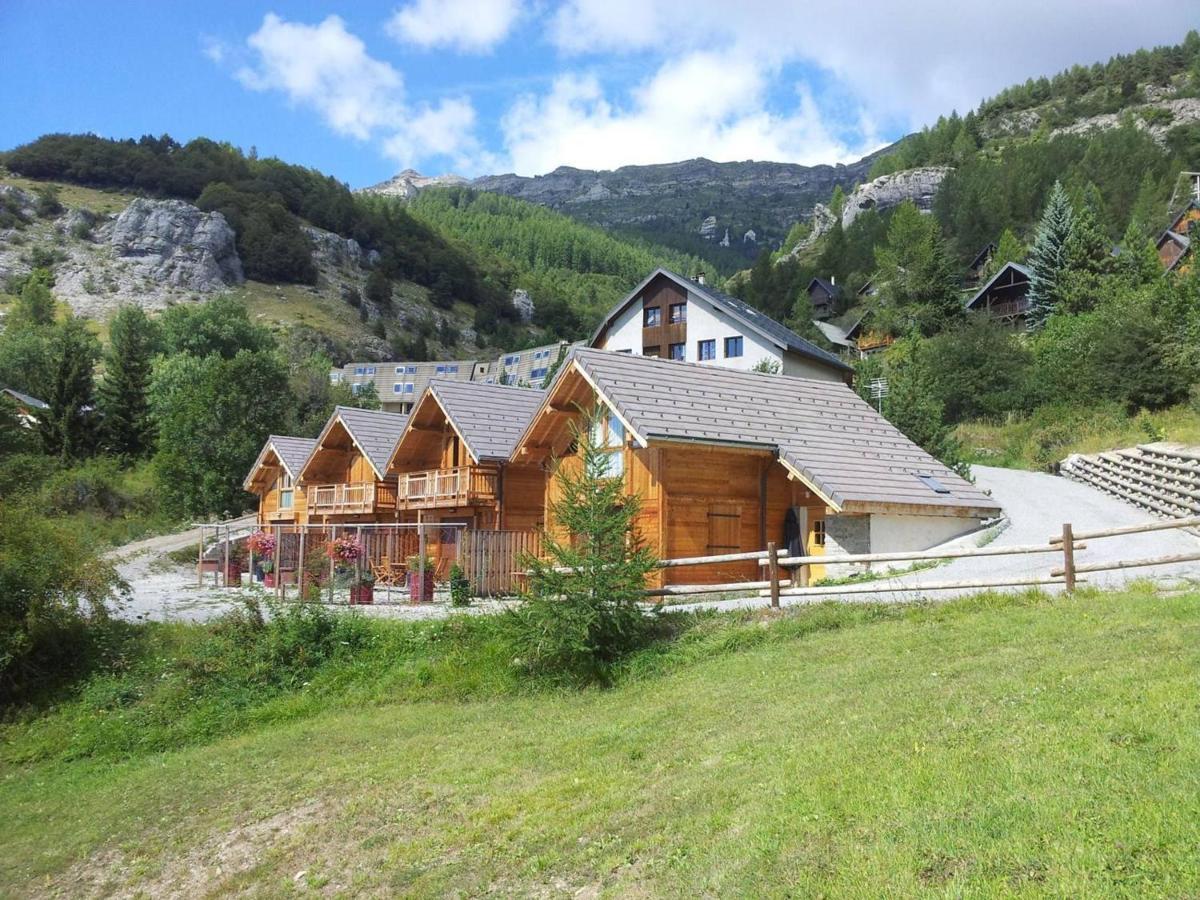 6 Pers Avec Spa, Terrasse Plein Sud A - Fr-1-393-22 Chalet